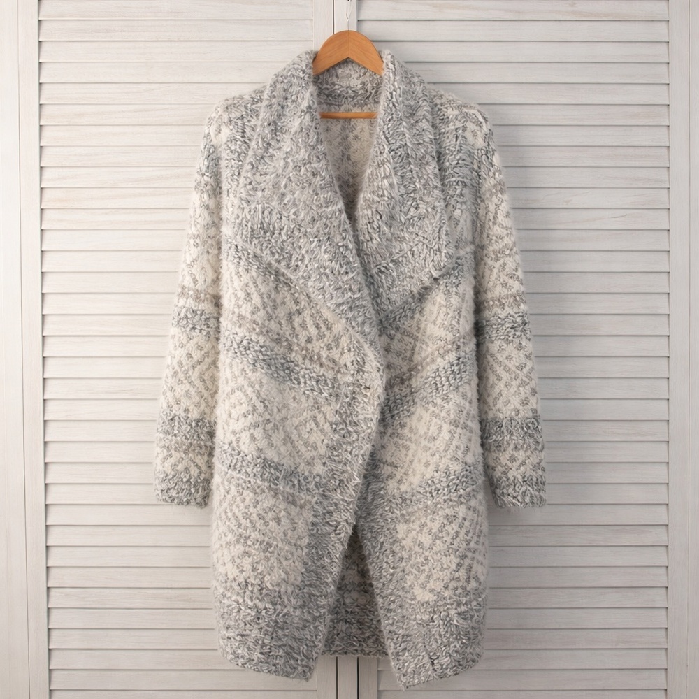 BB Dakota Fuzzy Open Front Cardigan Sweater Gray White Cozy Boho Medium